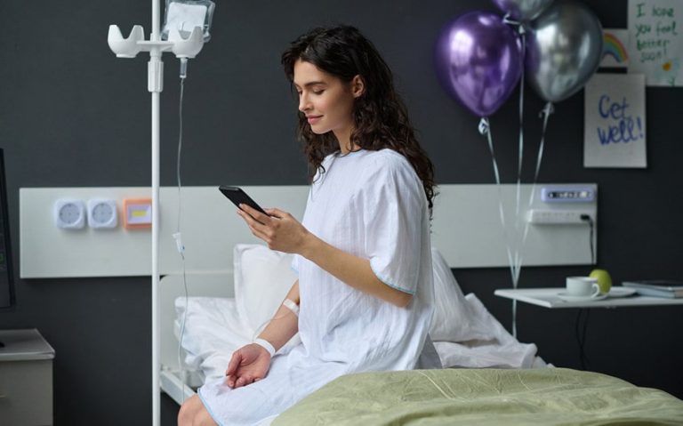 What to Text Someone in the Hospital: 100 Thoughtful Messages