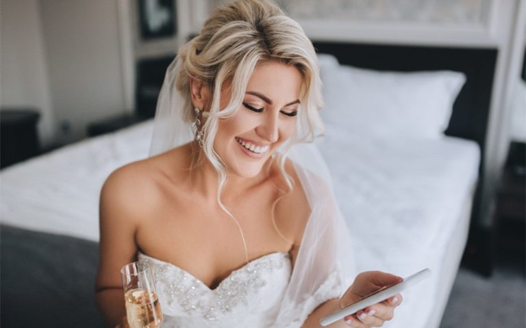 What to Text Someone on Their Wedding Day: 130 Messages