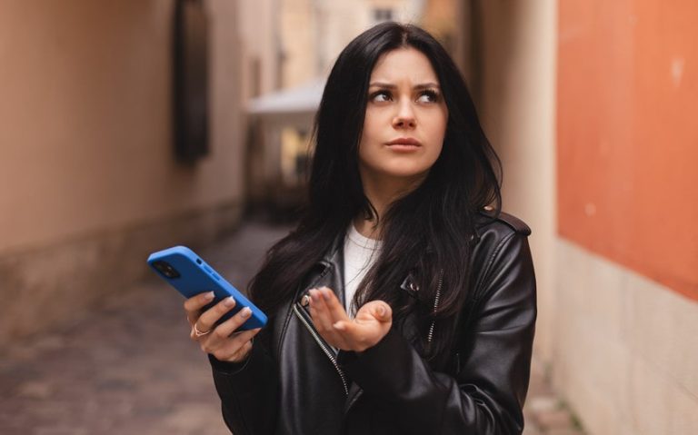 What to Text When Someone Ghosts You: 45 Messages