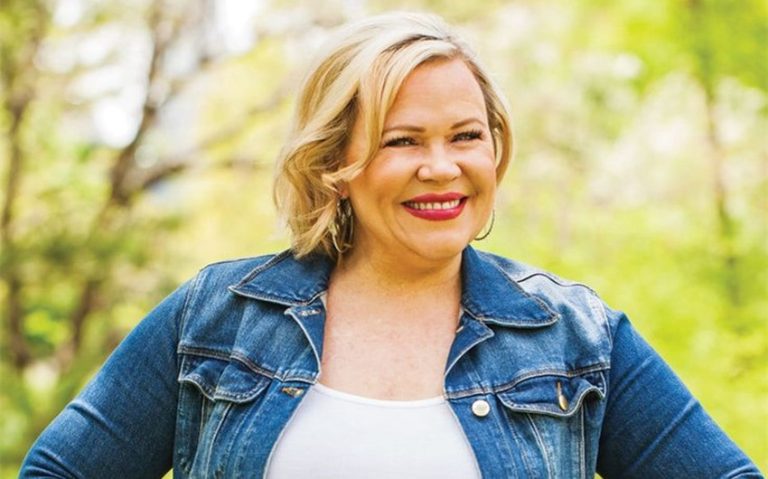 Breaking Down Holly Rowe’s Salary: How Much Does She Earn?